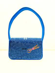 Sac à bandoulière de luxe pour femme, brodé à la main, imprimé en typographie, orné de perles, avec fermeture à rabat, forme selle - Product Image 2