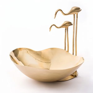Bol en métal finition or moderne avec motif d'oiseau, centre de table décoratif fait main pour salle à manger et espace de vie - Product Image 1