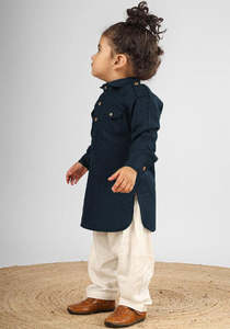 Ensemble kurta pyjama bleu marine pour garçons, vêtements ethniques pour enfants, kurta en coton avec pyjama blanc, tenue traditionnelle festive pour bébés garçons - Product Image 4