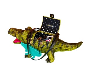 Handmade Crocodile Shaped Rattan <b>Bag</b> Plant Fiber <b>Wicker</b> Crossbody Animal Storage <b>Bag</b> Green With Pink Tongue - Product Image 3