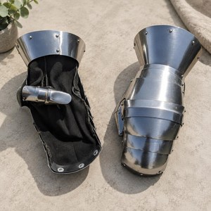 Gants de chevalier médiévaux en acier, fabriqués à la main, pour la reconstitution historique et le cosplay - Product Image 3