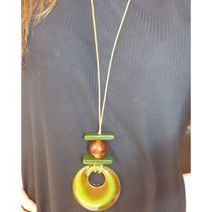 Collier en résine léger pour le confort et la durabilité, accessoire de mode élégant en cristal RR ENTERPRISES RR202513729 - Product Image 6