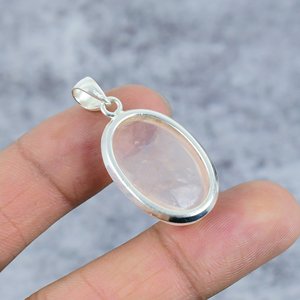 Pendentifs minimalistes en argent 925 plaqué or avec quartz rose naturel ovale serti clos, pour tous les jours - Product Image 4