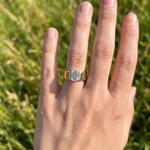 Anillo de Plata 925 con Moissanita, Corte Brillante Redondo, Engaste de Garras, Estilo Hip Hop, Joyería Fina Brillante, Regalo Elegante y Moderno para Mujer - Product Image 1