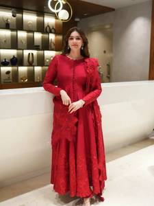 Ensemble Anarkali en soie Vichitra avec broderies et sequins, haut, bas et dupatta, entièrement cousu, prêt à porter - Product Image 3