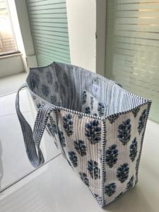 Bolso de mano de lona acolchado a mano con patrón rosa y naranja, estilo bohemio, bolso de compras con parte superior abierta para mujer, para todas las estaciones - Product Image 1