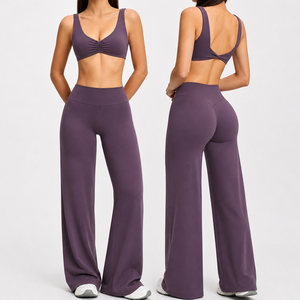 Conjunto de Yoga de Verano Personalizado, Elástico en Cuatro Direcciones, Sin Costuras, con Sujetador Deportivo y Pantalones Cortos Elásticos de Cintura Alta de Secado Rápido para Entrenamiento y Running - Product Image 1
