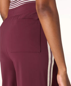 Pantalon de survêtement bordeaux haut de gamme pour femme avec bandes latérales contrastées, taille élastique à cordon de serrage, coupe droite et jambe large, style décontracté et sportif - Product Image 4