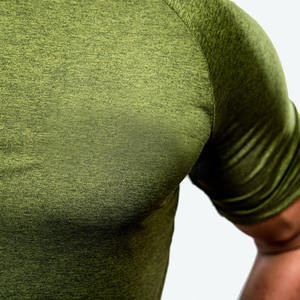 Service OEM, T-shirt de sport à séchage rapide, style tendance, col rond, manches courtes, T-shirt unisexe de performance en vente - Product Image 2