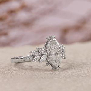 Anillo de Lujo con Tres Piedras de Diamante Cultivado en Laboratorio con Certificación IGI, Corte D VVS2, Minimalista, Oro de 14K/18K, PT950, Corte Marquesa - Product Image 2