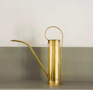 Regadera Vintage de Latón de Primera Calidad con Acabado Dorado, Perfecta para Regar Flores y Macetas - Product Image 4