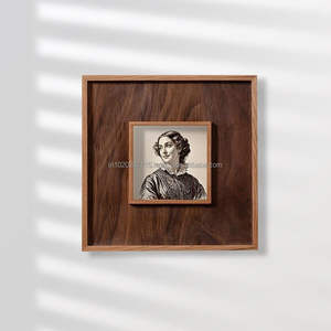 Marco de fotos de madera lijado a mano para una decoración de tacto suave con una superficie refinada, acabado cuidadoso, sensación premium y confort. - Product Image 1