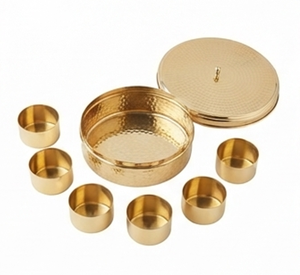 Ensemble artisanal de pots à épices ronds en métal avec finition dorée martelée et couvercle pour la cuisine - Product Image 1