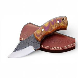 Couteau à Découper Premium Fait Main en Acier D2 – Couteau de Chasse et de Camping avec Manche en Résine Personnalisé - Product Image 1