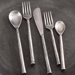 Cubertería de acero inoxidable con logotipo personalizado, cuchillo y tenedor con mango redondo, color negro, regalo promocional, venta al por mayor - Product Image 1