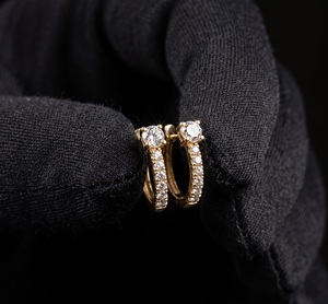 Boucles d'oreilles créoles de luxe plaquées or 18K 14K avec diamants taille ronde, magnifiques boucles d'oreilles pendantes, bijoux de mariage classiques pour mariée - Product Image 1