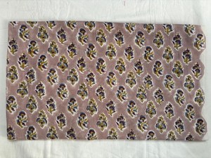 Tela de Algodón Estampada a Mano con Diseño Floral Beige, Tela de Algodón Estampada Jaipuri Hecha a Mano en India, Tela Suave de Cambray para Confección de Vestidos - Product Image 3