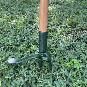 Désherbeur Hallgrand à long manche en contreplaqué, lame en acier à 2 dents, garantie de 2 ans, pour désherbage en position accroupie sur sols plus souples, vert - Product Image 4