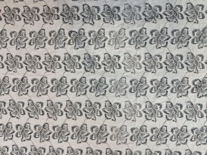 Tissu en coton blanc cassé en gros avec motif floral quadrillé à contour noir et travail de cordon 3D pour vêtements de créateurs et décoration intérieure - Product Image 5