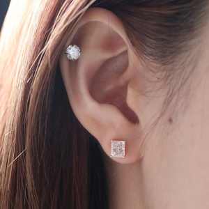 Pendientes Cuadrados de Plata de Ley S925 con Baño de Rodio, Pendientes de Diamantes Moissanite VVS de Lujo Cultivados en Laboratorio para Mujer - Product Image 2