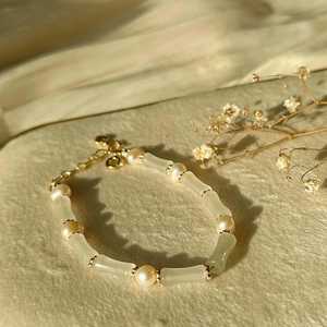 Pulsera de cadena de oro con jade natural y perlas, pulsera de cristal con flor de jade, joyería de yoga, regalo elegante para mujeres. - Product Image 5