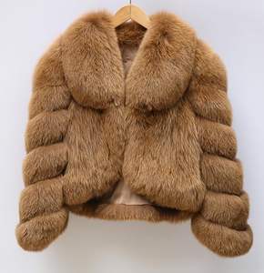 Vente en gros - Manteau court d'hiver à capuche en fausse fourrure tendance, veste sans manches en fausse fourrure de renard pour femme - Product Image 3