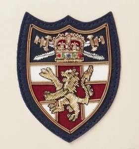 Écussons de blazer de luxe sur mesure de haute qualité, épingle de sûreté, nouveau design, aspect premium, fil de bouillon 3D en relief, résistant à l'eau - Product Image 1