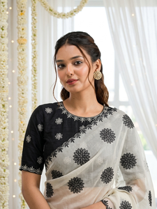 Sari de Seda con Estampado Floral Negro Crema para Mujer, Estilo Tradicional de Diwali, Estilo India-Pakistán, Largo hasta el Suelo, Corte Regular - Product Image 6