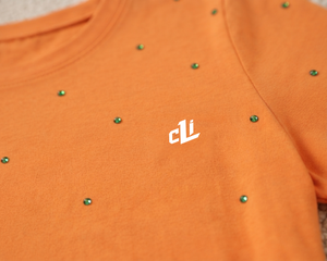 Chemisier décontracté pour femme à taille élastiquée, orné de strass, à manches mi-longues, en coton tricoté, style crop top, avec logo personnalisé, style été - Product Image 4