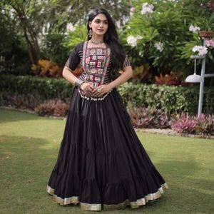 Lehenga Choli en coton Kora Kutchi patchwork prêt-à-porter, entièrement cousu, spécial Navratri, prix de gros par Royal Export - Product Image 1