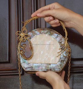 Embrague de concha de mar Original 100% de alta calidad con bolso de mano de latón y nácar, monedero de mano de noche de ARTESANÍA DE LUJO - Product Image 4