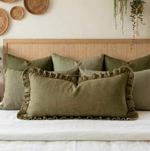 Housse de coussin en coton vert olive contemporain, décorative à volants, pour oreiller décoratif, décoration moderne et organique, 50 × 50 cm - Product Image 4