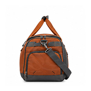 Sac de sport avec panneau diagonal, bandoulière réglable double face et fermeture éclair robuste - Product Image 3