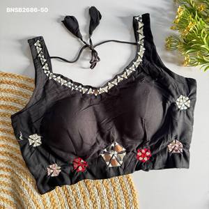 Collection de blouses rembourrées en coton épais de haute qualité avec broderies et détails effet miroir, fournisseur en gros d'Inde - Product Image 6