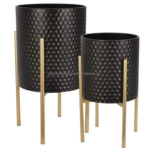 Macetero Metálico Industrial con Soporte para Decoración de Apartamentos Tipo Loft, Exhibición Botánica Contemporánea para Esquinas y Pasillos - Product Image 2