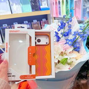 Boîte en carton universelle avec couvercle transparent pour emballage de téléphone portable - Product Image 4