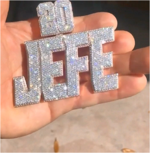 Colgante Personalizado de Plata Sólida 925 con Letra Inicial y Nombre, Incrustado con Moissanita VVS JEFE, con Cadena Cubana - Product Image 2