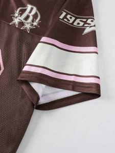 T-shirt de football en maille 240 g/m² style universitaire pour homme, marron et rose contrastant, col en V, tenue de sport d'équipe, maillot de football américain personnalisé - Product Image 6