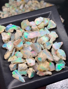 โอปอลดิบธรรมชาติสีขาวคุณภาพสูงสำหรับทำเครื่องประดับ ขายส่งจำนวนมาก มีการเปลี่ยนสีเมื่อโดนแสง ขนาด 0.5-2 ซม. น้ำหนัก 3-4 กะรัต - Product Image 2