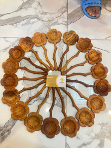 ช้อนไม้ธรรมชาติลายดอกไม้แกะสลักแบบใหม่ สไตล์อเมริกัน เป็นมิตรกับสิ่งแวดล้อม ขนาด 30 มล. สำหรับใช้ในครัวเรือนและธุรกิจ - Product Image 4