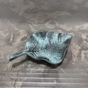 Modern Leaf-Shaped Aluminium <b>Storage</b> Tray Powder Coated Finish Small <b>Tabletop</b> Decor - Product Image 2