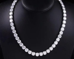 Collier tennis élégant en moissanite, coupe brillant rond, chaîne en argent 925 avec sertissage à griffes, chaîne tennis de luxe pour femme - Product Image 1