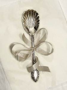 Silver Cake Server Set With <b>Bow</b> Design Polished Metal Wedding Utensils Dishwasher Safe Modern <b>Gifting</b> - Product Image 5