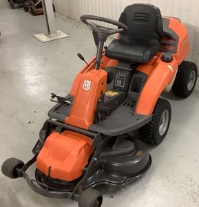 Cortadora de Césped Husqvarna Rider R214C de Montaje Frontal, Tractor de Jardín Compacto, Máquina de Corte de Alto Rendimiento para Jardinería - Product Image 1