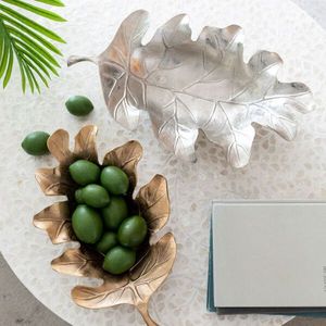 Plato de Servir de Aluminio en Forma de Hoja, Hecho a Mano, Pulido, Diseño Minimalista, Plato Decorativo para Fiestas, para Uso en la Mesa - Product Image 1