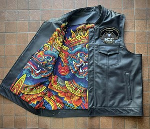 เสื้อกั๊กหนังสไตล์คลับสำหรับผู้ชายพร้อมปกแบบมีแถบ - Product Image 4