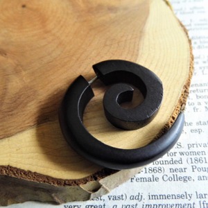 Pendientes de Madera con Textura Suave, Pendientes de Madera con Superficie Fina, Pendientes de Madera con Acabado Sólido, Artículo de Uso General para Venta al por Mayor de Fábrica Personalizada - Product Image 3