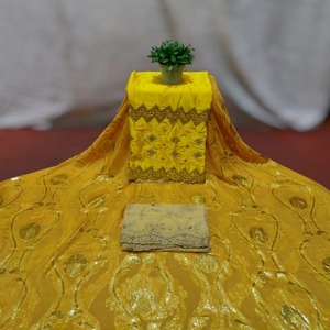 Vestido de Chifón con Diseño Jacquard Fransawi Amarillo Somalí, Lujoso y Sencillamente Impresionante, con Patrón Abstracto y Detalles Brillantes - Product Image 1