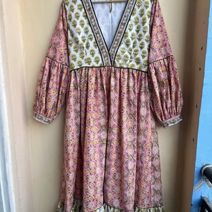 Robe longue maxi en coton à imprimé floral, tenue décontractée traditionnelle, col en V, manches longues, motif floral, robe longue maxi à prix d'usine - Product Image 1