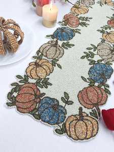 Chemin de table artisanal en tissu oriental, forme irrégulière, motif floral turquoise, style luxueux, écologique, durable, léger, napperons et sous-plats - Product Image 2